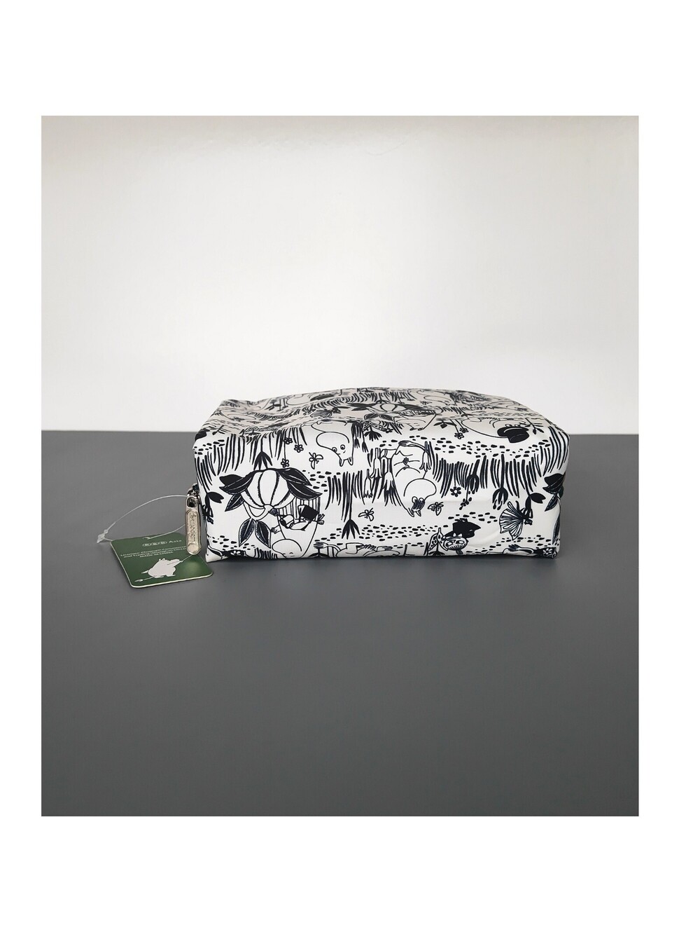 LeSportsac x Moomin Extra Large Rectangular Cosmetic Bag NWT - Picture 3 of 9